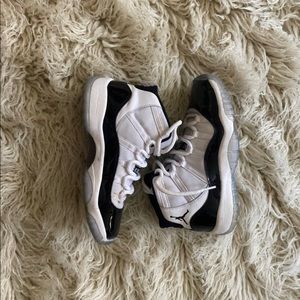 Air Jordan concord 11s